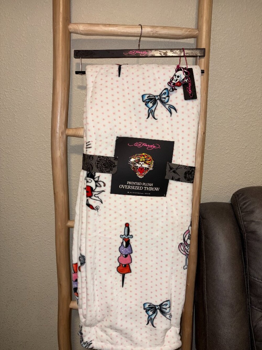 Ed Hardy Oversized Plush Throw Blanket Bow Skull Print Pink Polka Dot 60x70 NWT